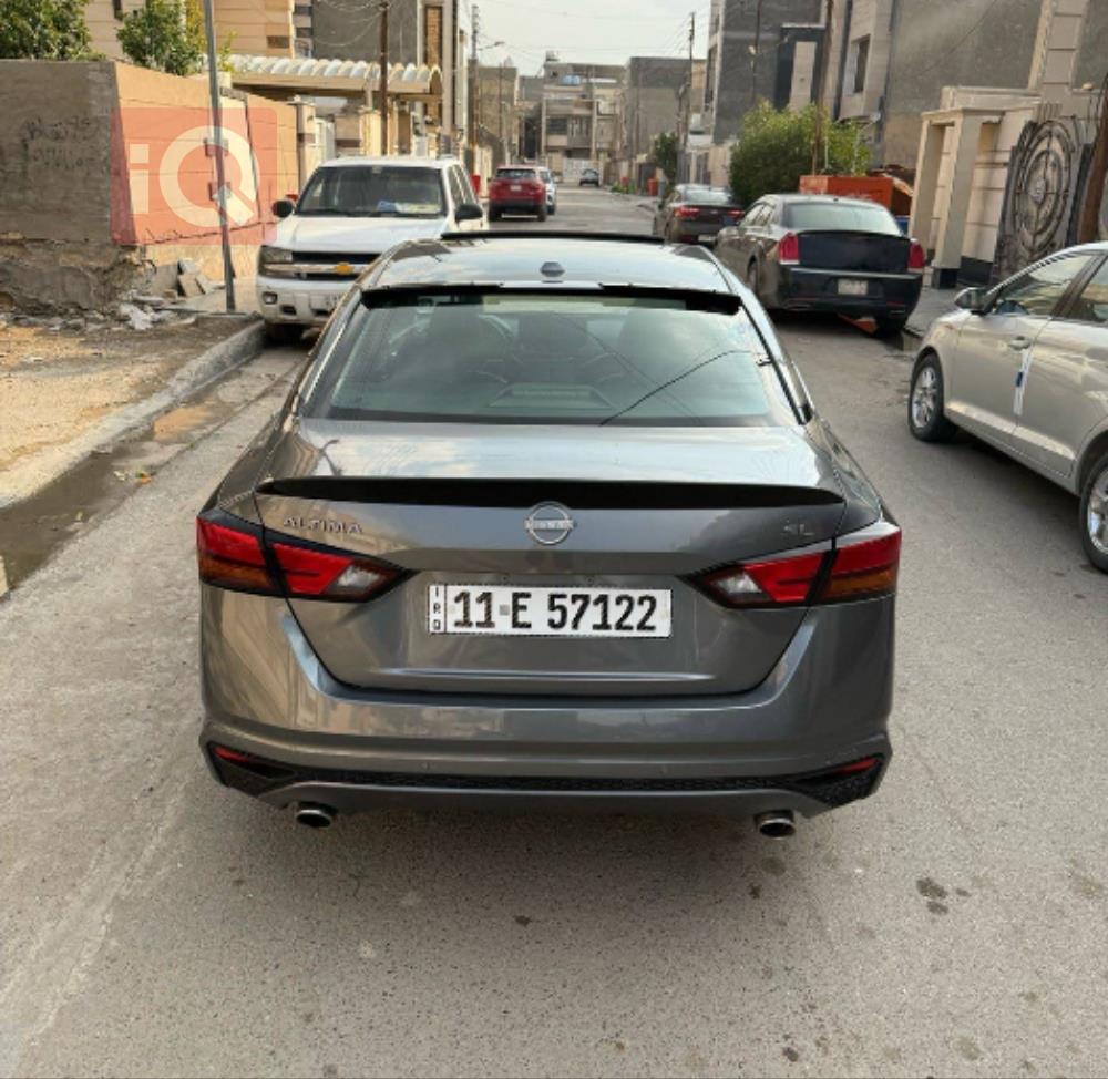 نيسان ألتيما